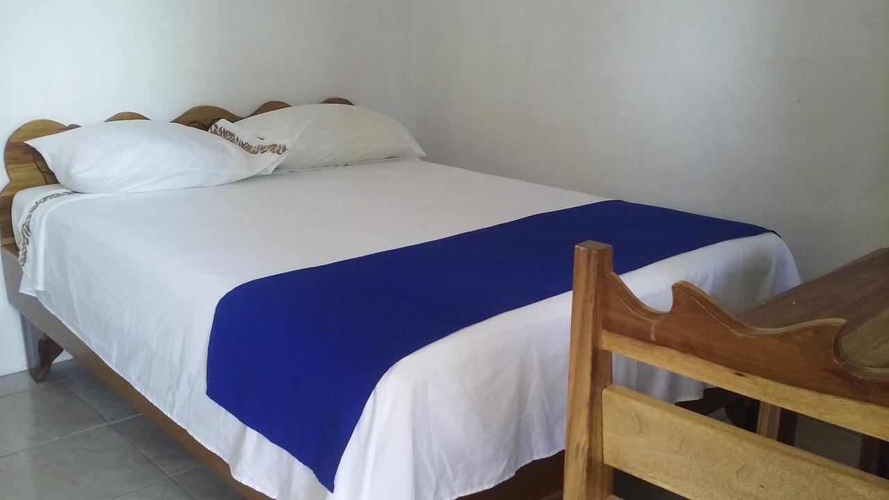 Cabinas Smith 2 Cahuita Εξωτερικό φωτογραφία