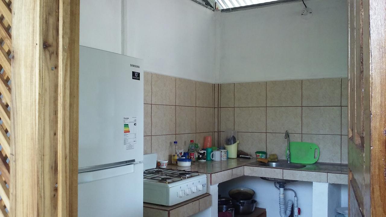Cabinas Smith 2 Cahuita Εξωτερικό φωτογραφία